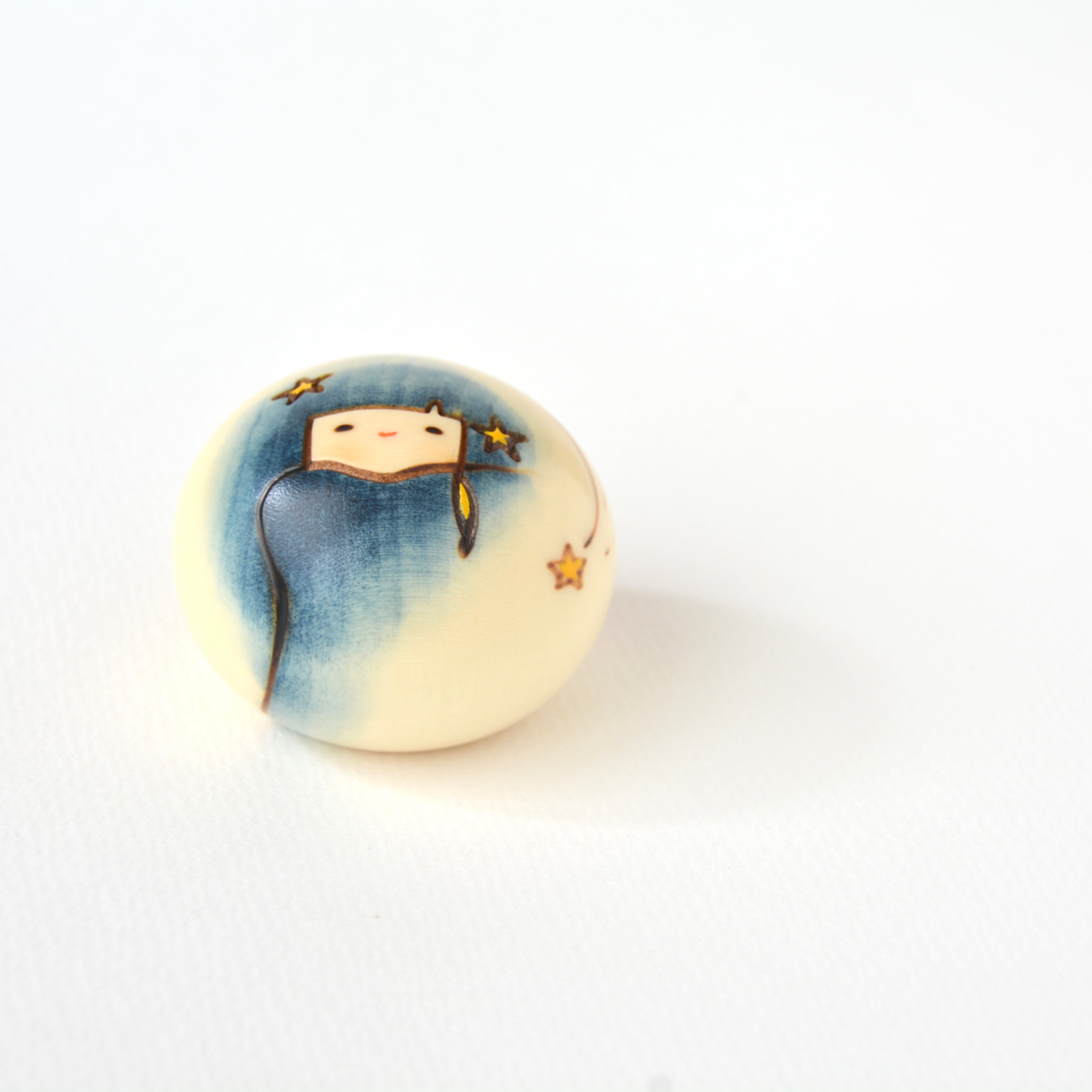 usaburo-kokeshi-yurakoro-hoshi-ni-negai-wo-figurine-v-u-toile image 2