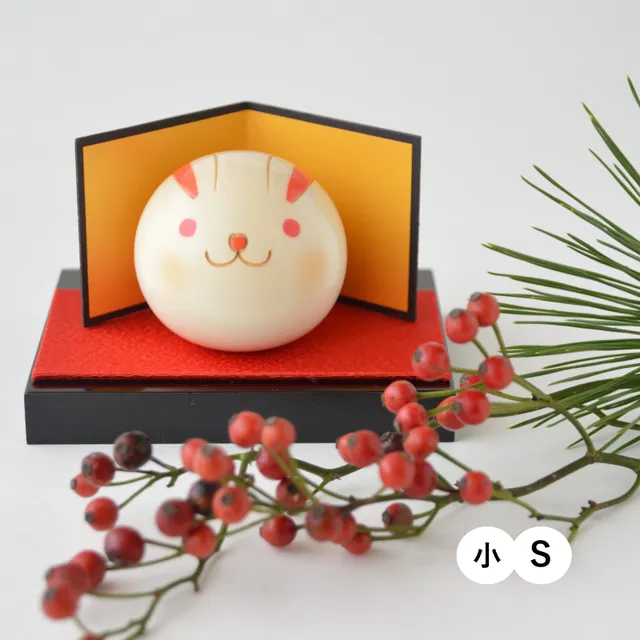 usaburo-kokeshi-yurakoro-lapin-figurine-uf-culbuto-bois image 1
