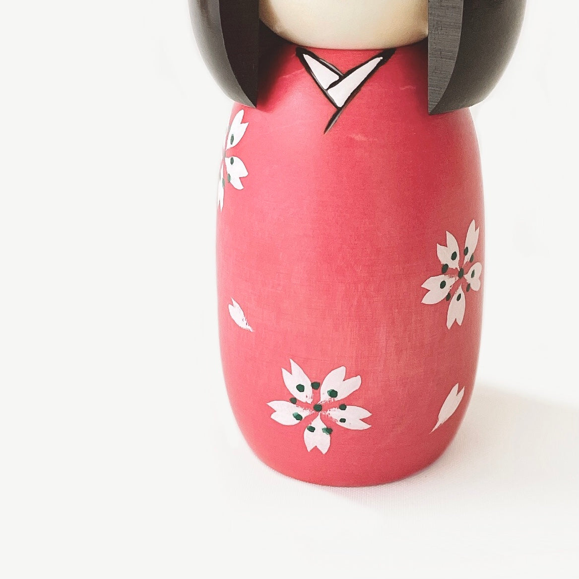 usaburo-kokeshi-sakura-poup-e-kokeshi-artisanale-14-cm-cerisier-rose image 3