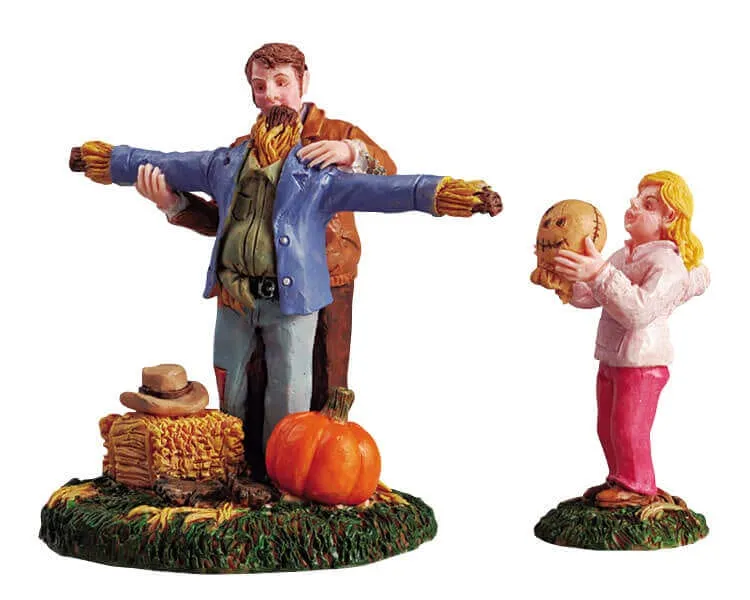 lemax-making-a-scarecrow-figurine-miniature-pouvantail-automne image 1