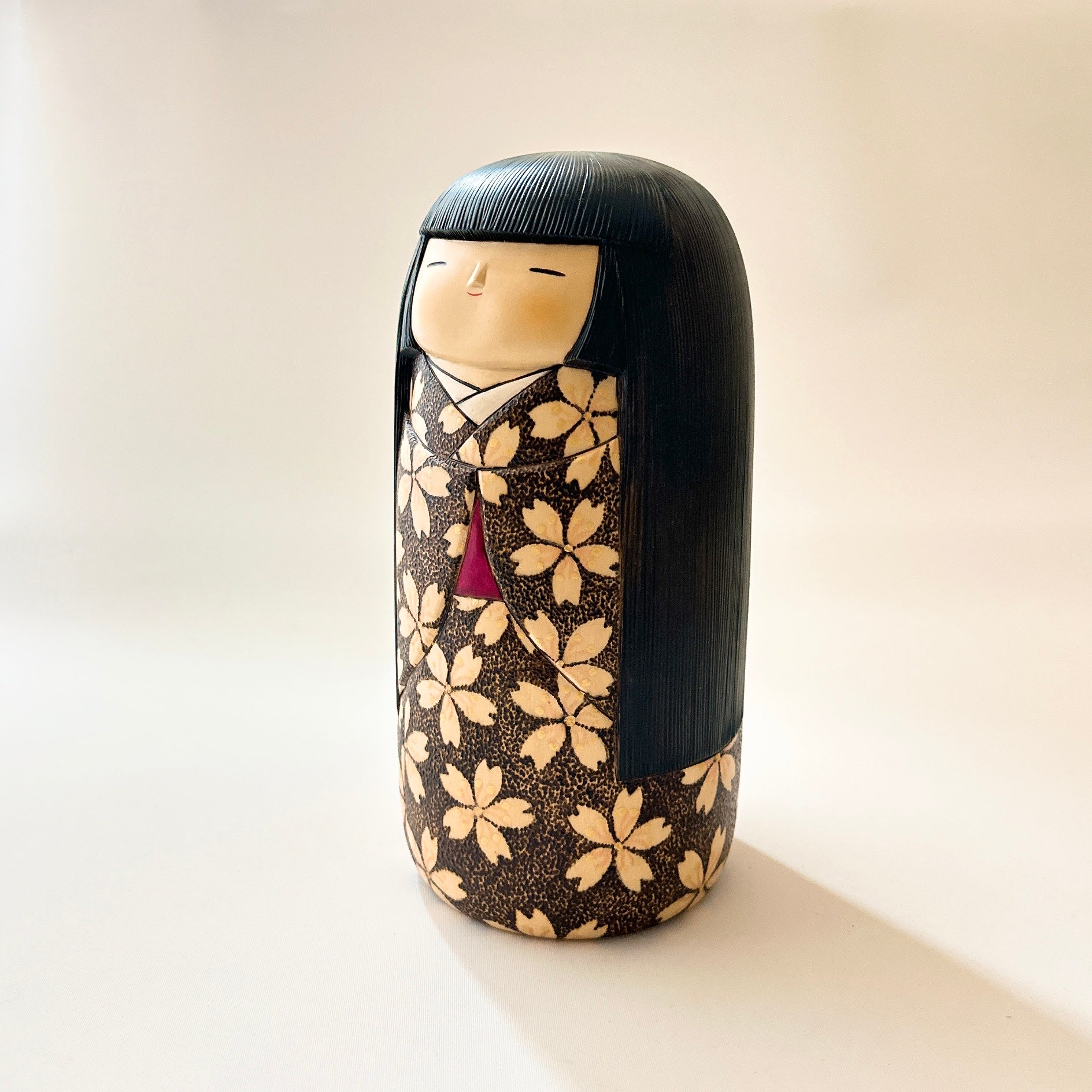 usaburo-kokeshi-hana-no-sato-champ-de-fleurs-yuji-okamoto-110-x-110-x-240-mm image 2