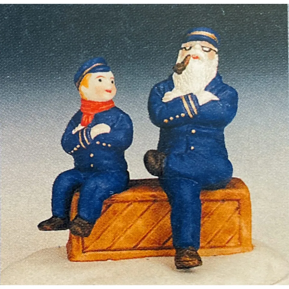 lemax-the-old-captain-his-grandson-figurine-miniature-de-collection image 1