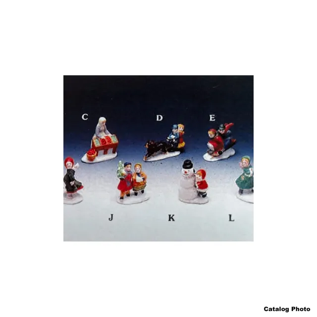 lemax-skating-kids-with-dog-figurine-patineurs-et-chien-miniature image 1