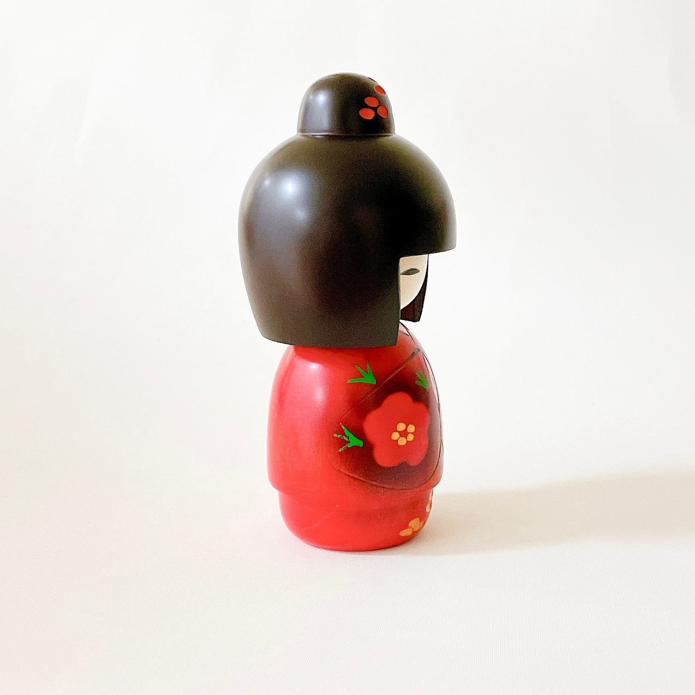 usaburo-kokeshi-hohoemi-par-fujikawa-poup-e-kokeshi-artisanale-15-cm-sourire image 4
