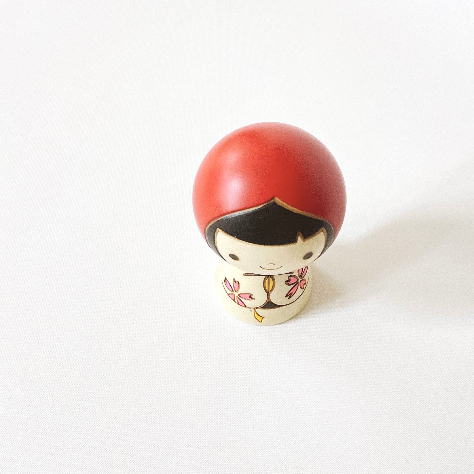 usaburo-kokeshi-zukin-komachi-mini-kokeshi-chaperon-rouge-8-5-cm image 5