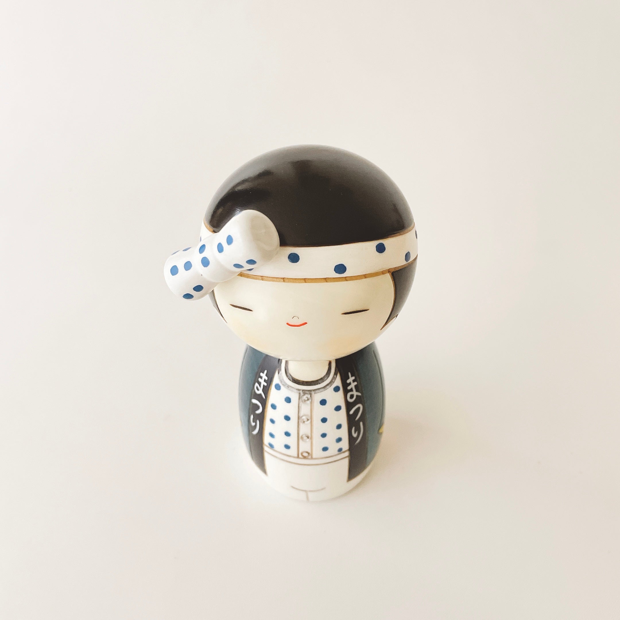 usaburo-kokeshi-wasshoi-boy-f-te-d-t-figurine-artisanale image 5