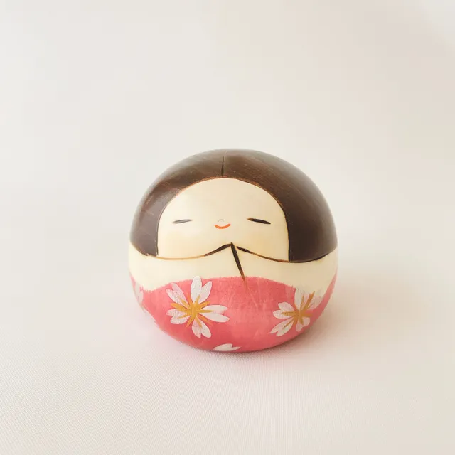 usaburo-kokeshi-hana-yama-montagne-de-fleurs-kokeshi-uf-6-cm image 1