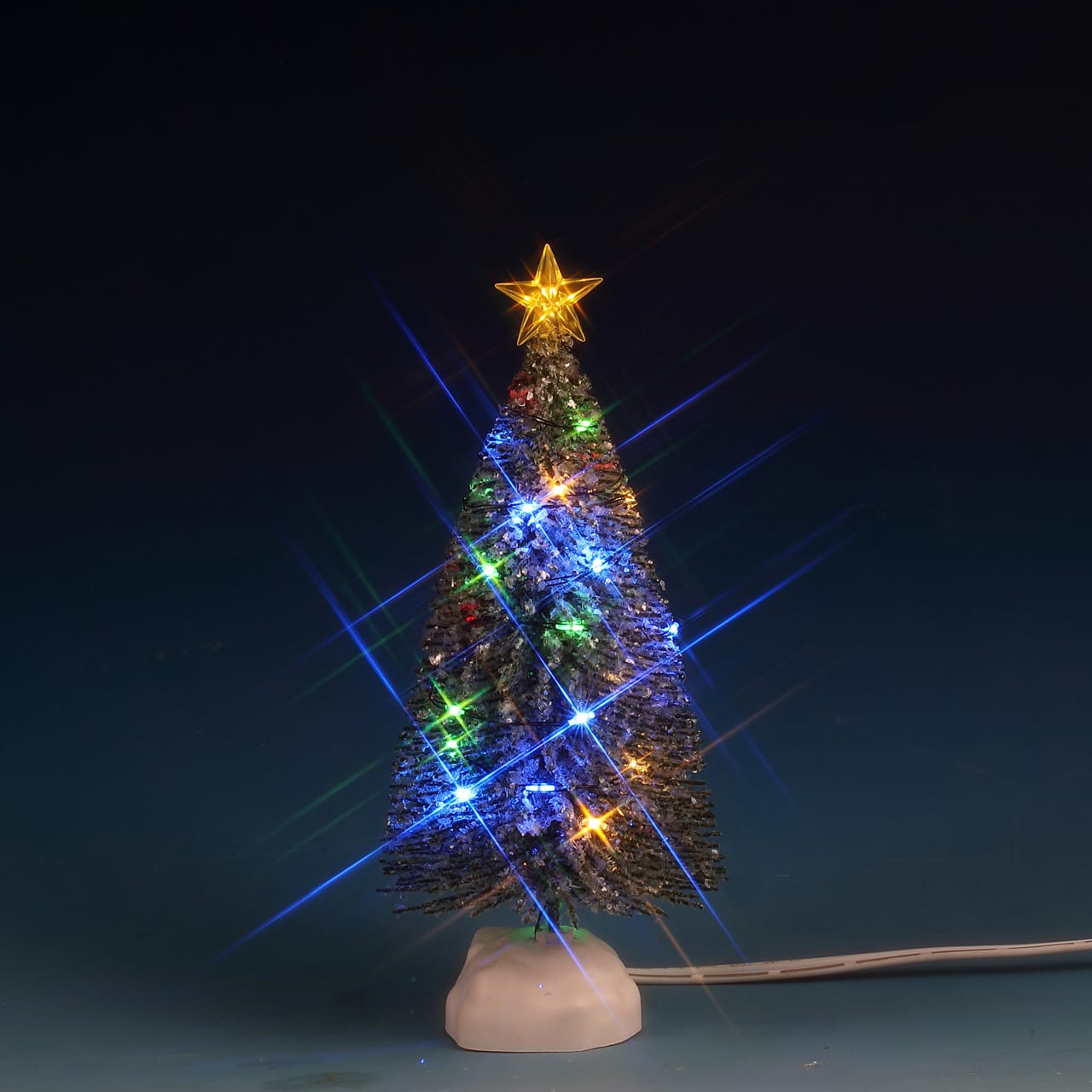lemax-multi-light-evergreen-tree-medium-sapin-lumineux-moyen-pour-village-miniat image 2