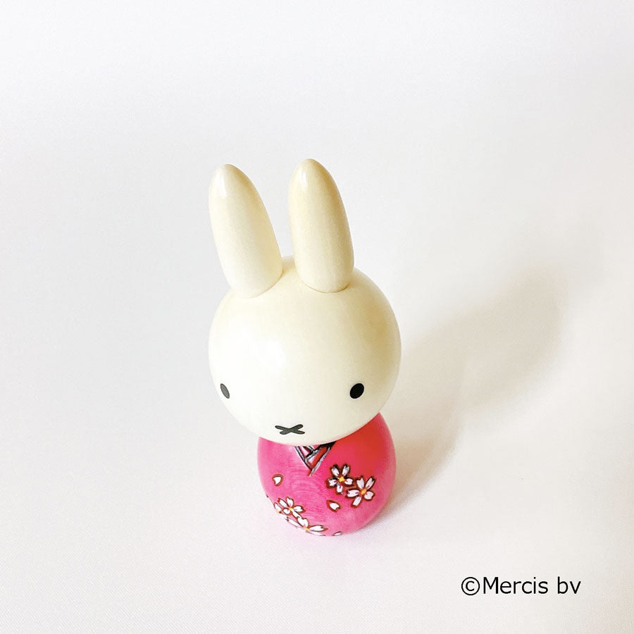 usaburo-kokeshi-miffy-sakura-figurine-artisanale-13-cm image 5