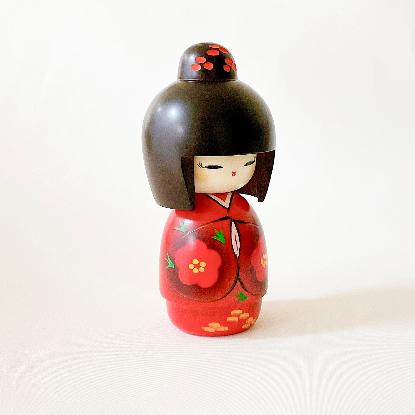 usaburo-kokeshi-hohoemi-par-fujikawa-poup-e-kokeshi-artisanale-15-cm-sourire image 5