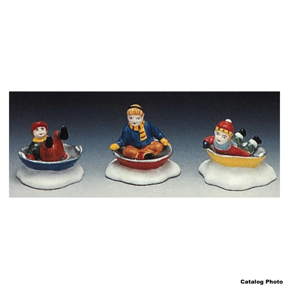 lemax-saucers-in-the-snow-figurine-enfants-luges-neige image 1