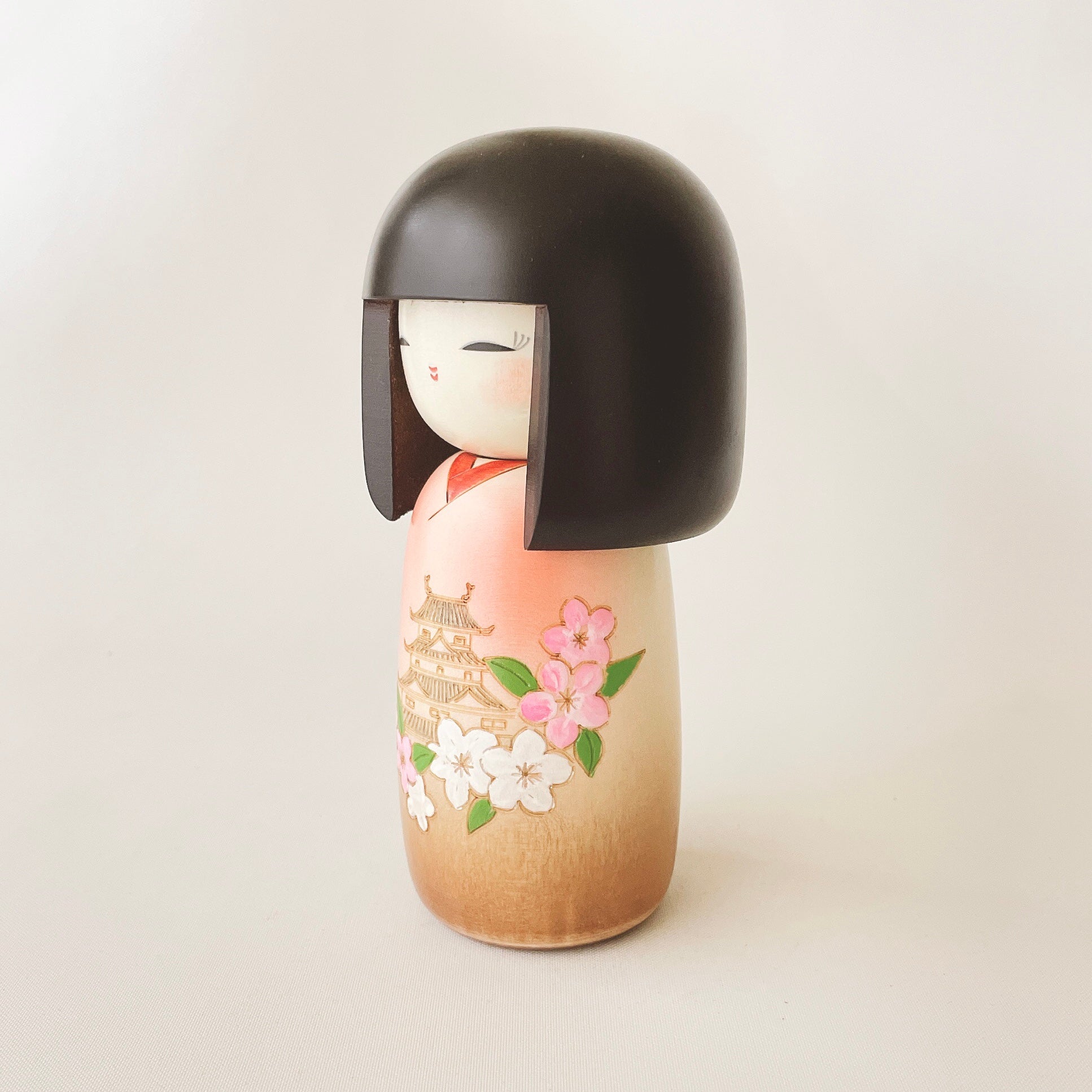 usaburo-kokeshi-joka-machi-poupee-ville-chateau-15-cm image 2