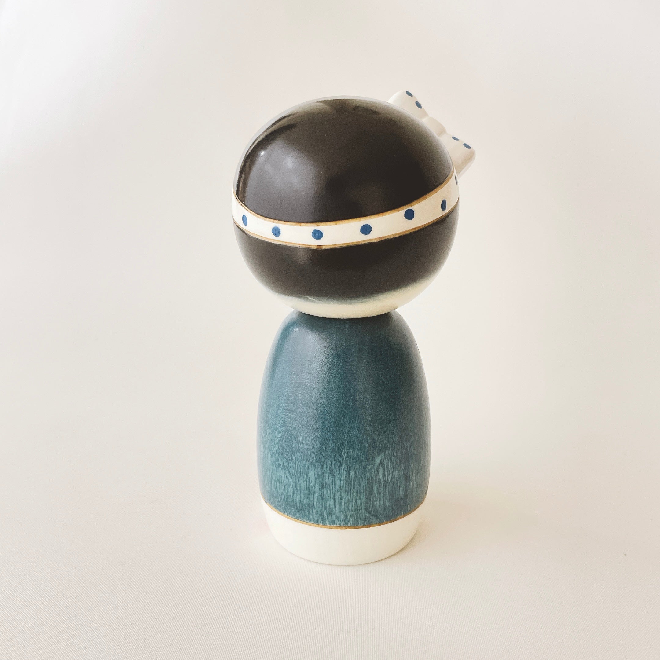 usaburo-kokeshi-wasshoi-boy-f-te-d-t-figurine-artisanale image 3