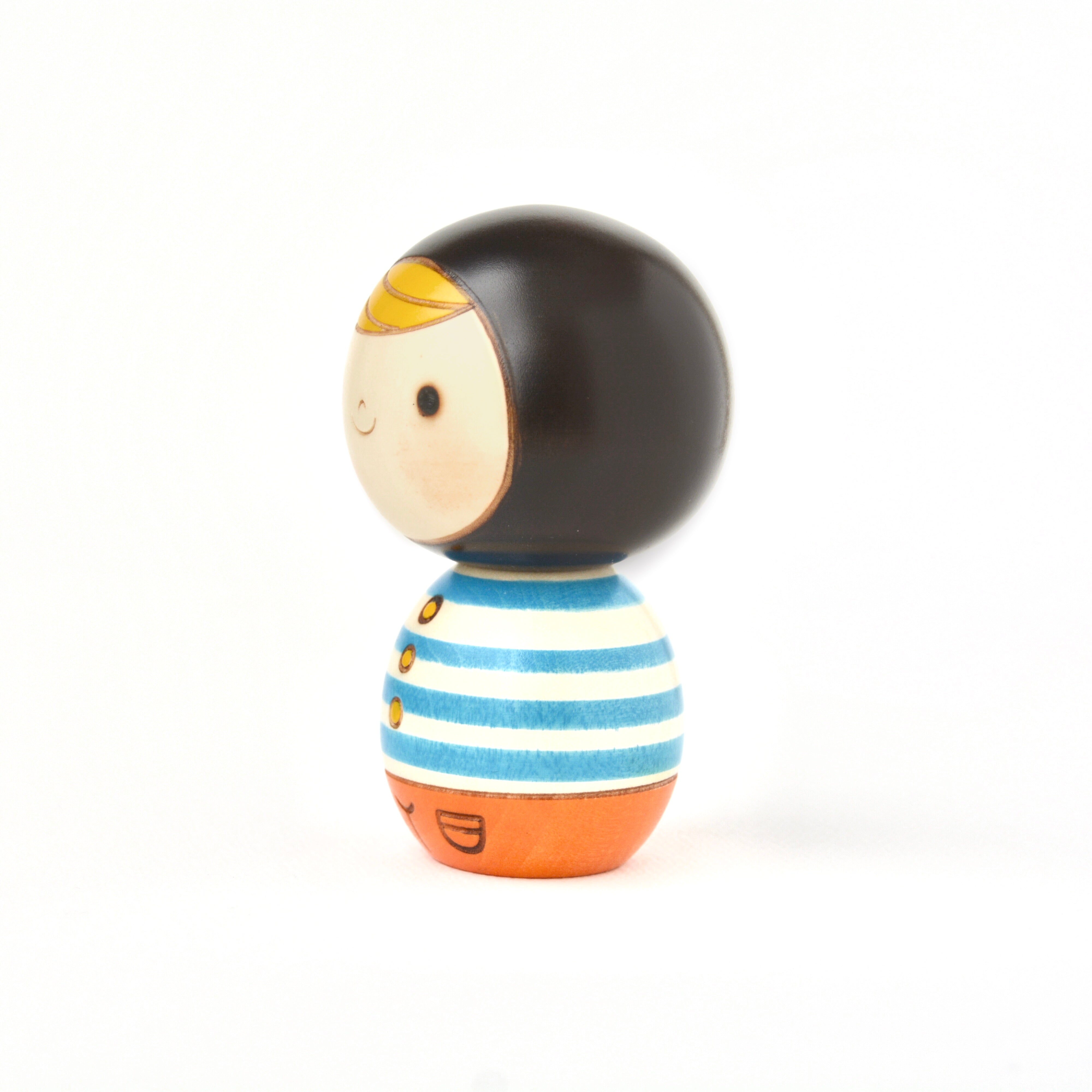 usaburo-kokeshi-zukin-kun-gar-on-figurine-petit-chaperon image 2