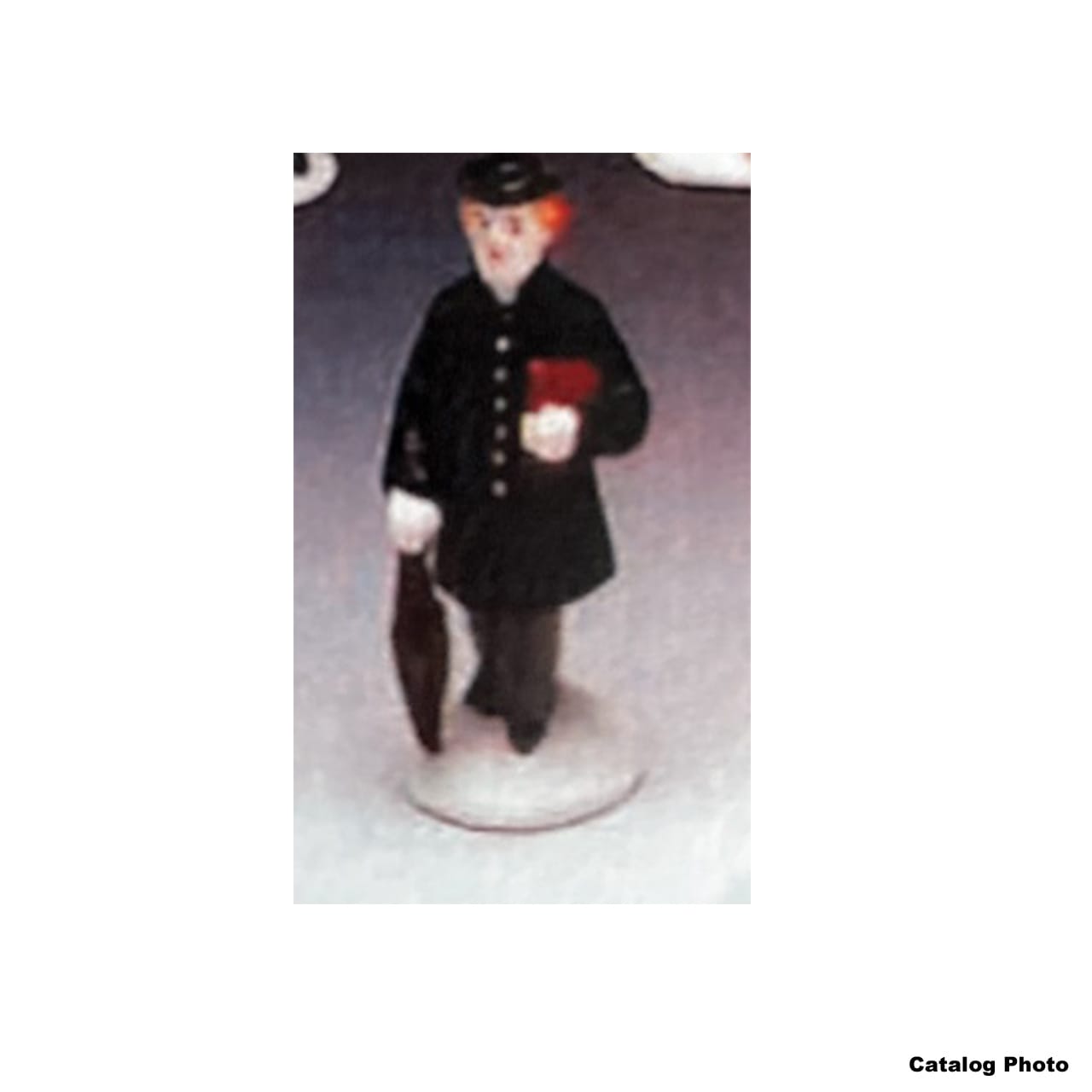 lemax-strolling-priest-figurine-pr-tre-en-promenade image 1