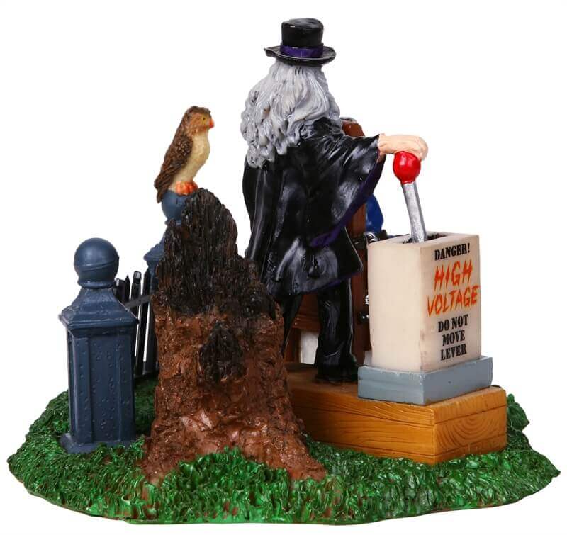 lemax-homicidal-maniac-figurine-spooky-town image 3