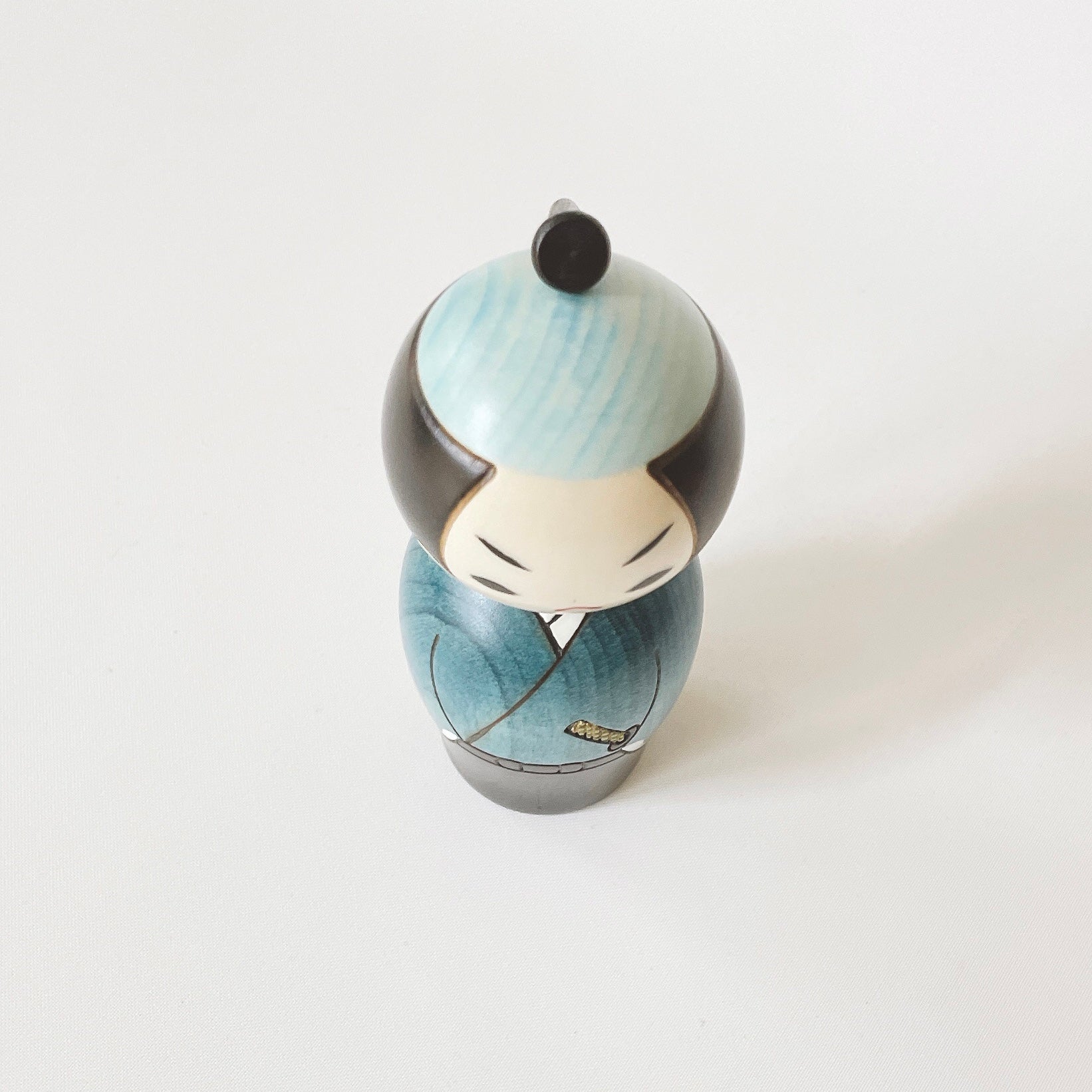 usaburo-kokeshi-samurai-poup-e-kokeshi-guerrier-bleu-14-5-cm image 5