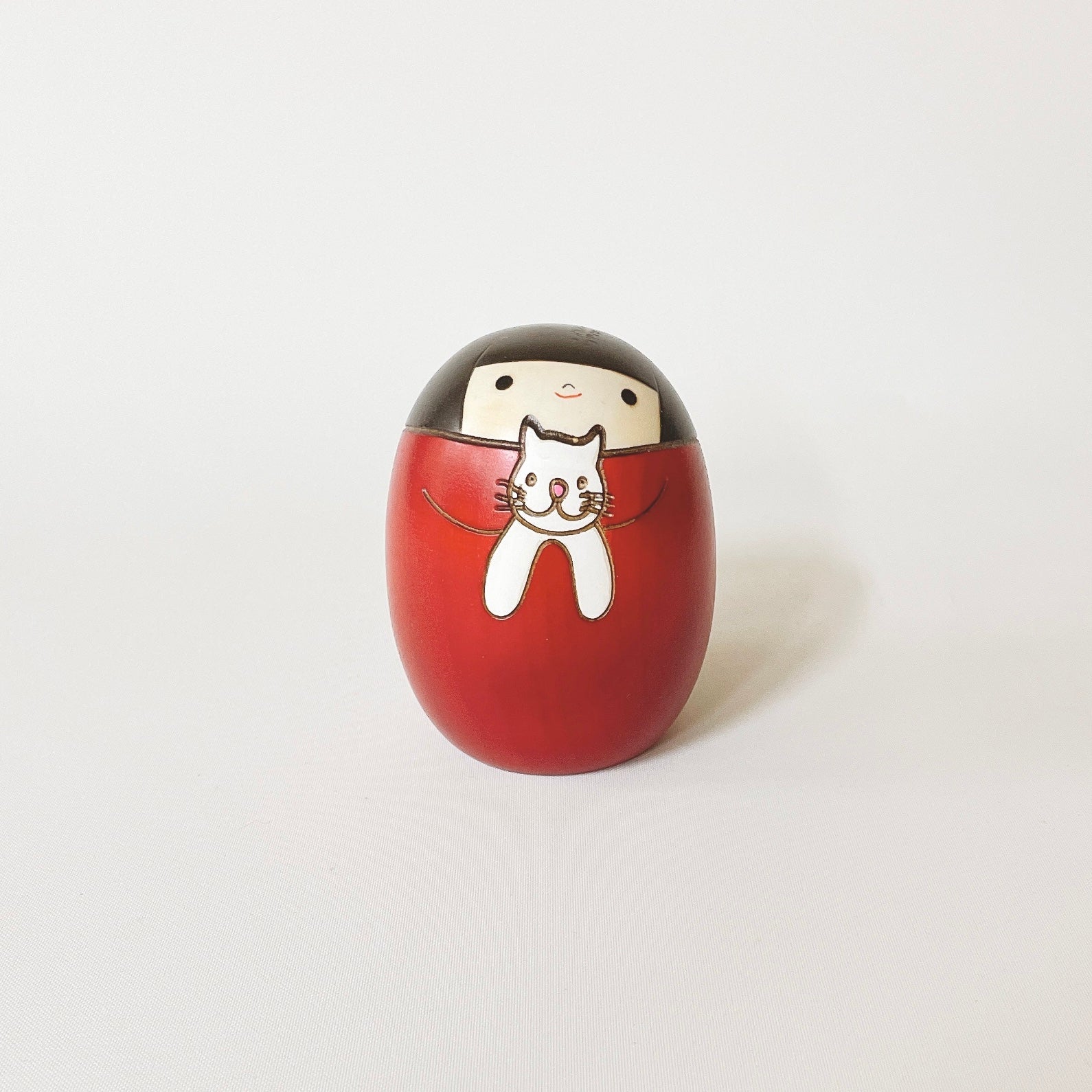 usaburo-kokeshi-neko-no-sari-cat-sally-poup-e-kokeshi-artisanale image 1