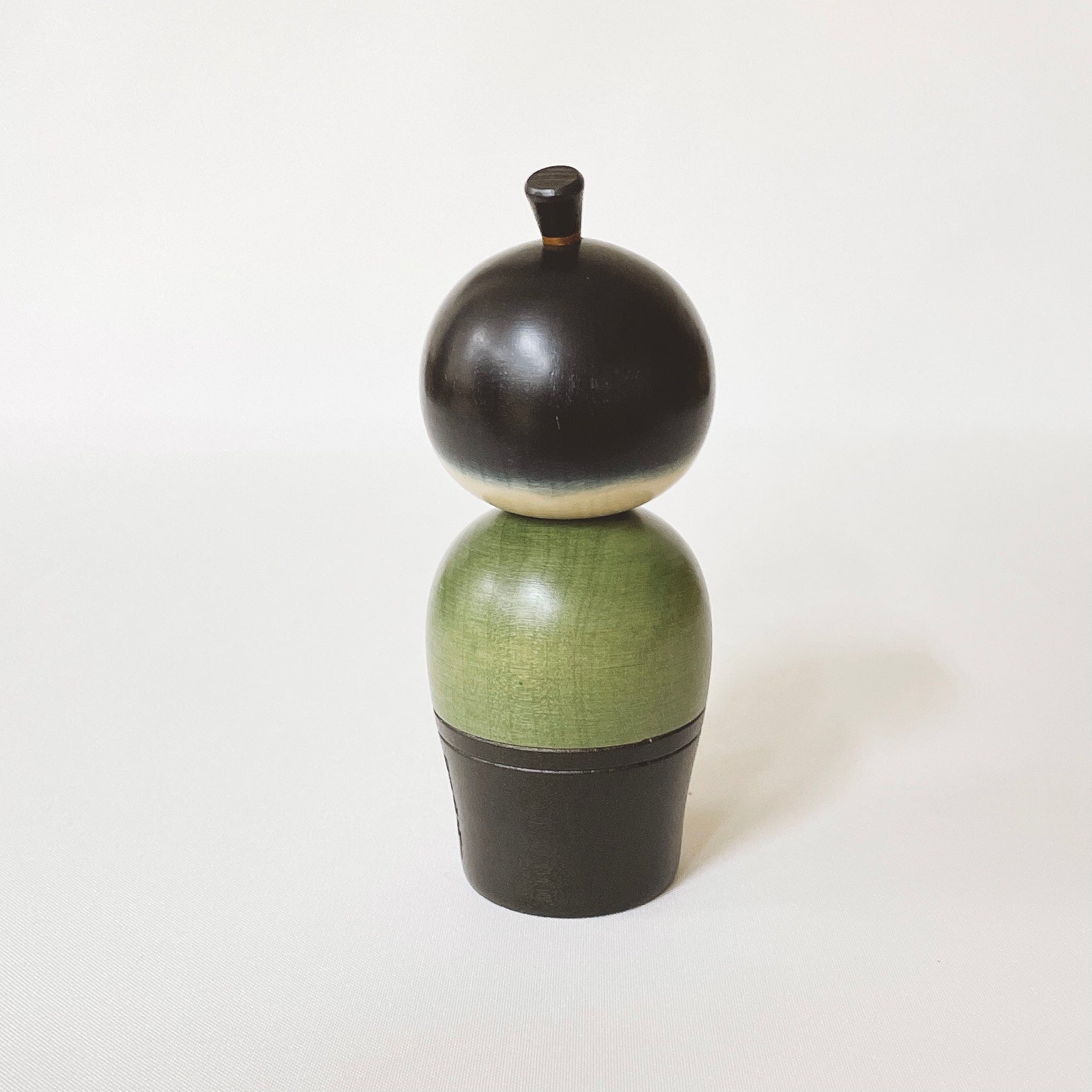 usaburo-kokeshi-waka-samurai-poup-e-jeune-samoura-14-5-cm image 3