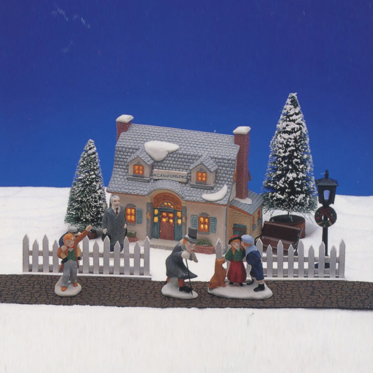 lemax-13pc-lighted-village-set-coffret-13-pi-ces-village-lumineux-miniature image 1