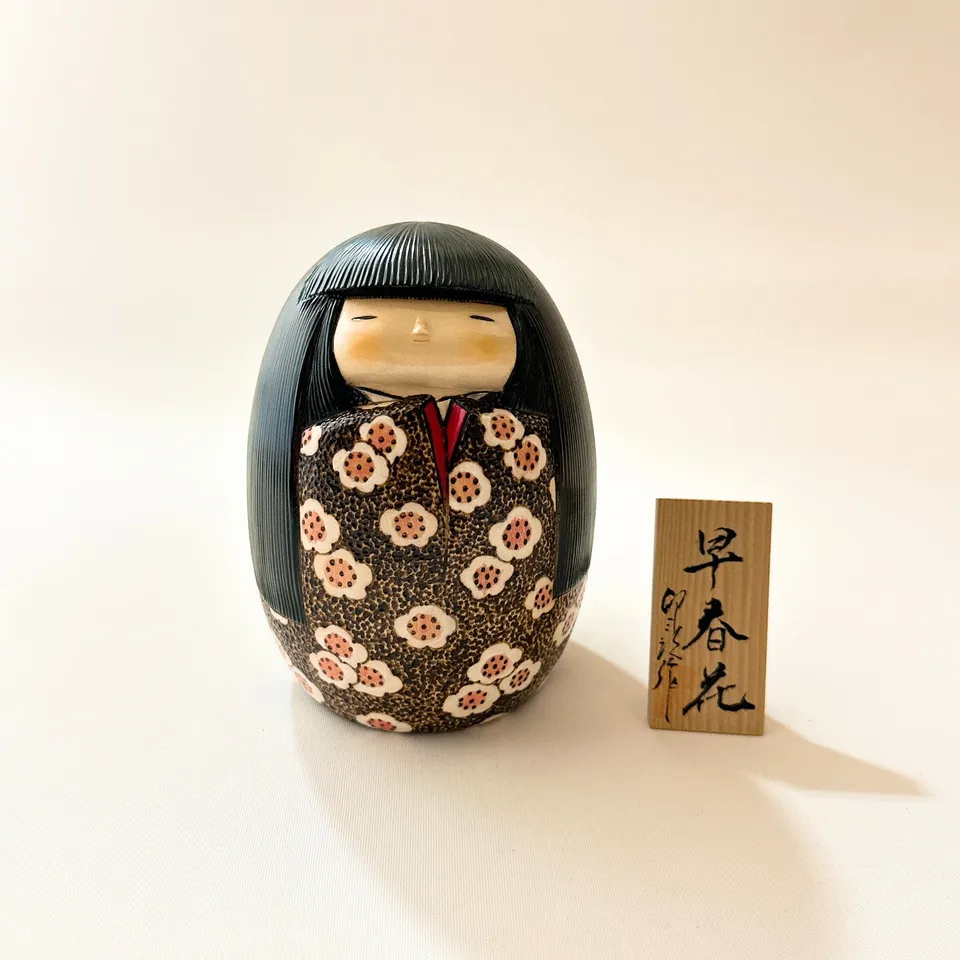 usaburo-kokeshi-s-shun-ka-fleurs-de-printemps-figurine-hana-monogatari-12-cm-dit image 1