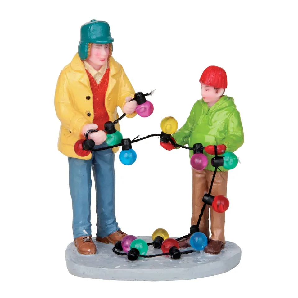lemax-stringing-lights-figurine-de-collection-guirlandes image 1