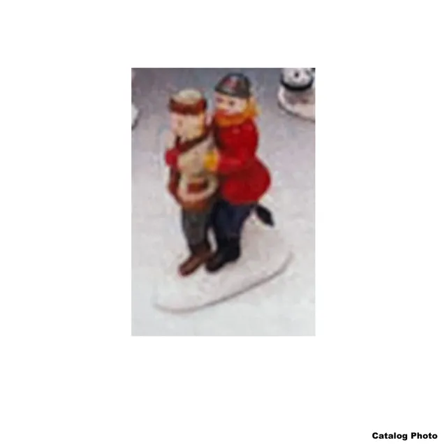 lemax-walking-in-the-snow-figurine-couple-sous-la-neige image 1