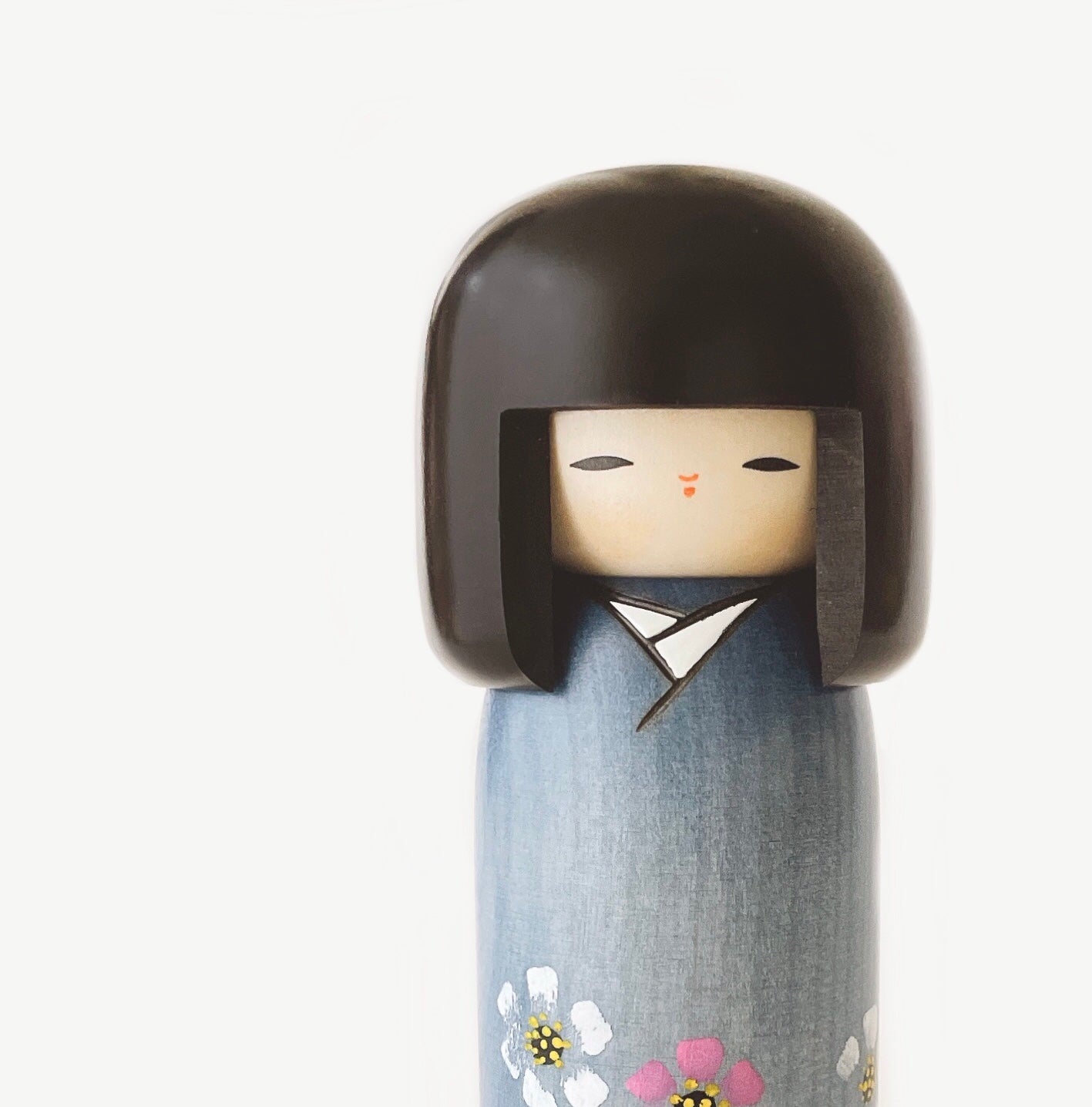usaburo-kokeshi-cosmos-poup-e-kokeshi-fleur-d-automne-19-cm image 2